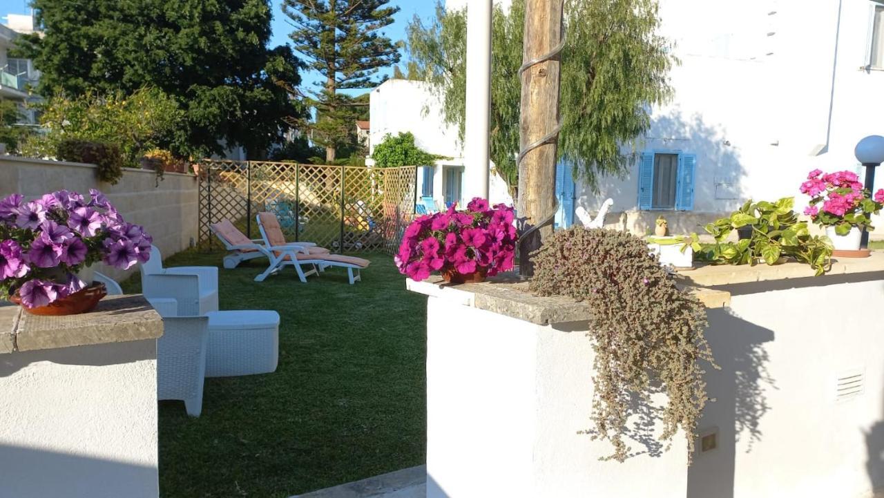 Villino Tronchetto Bianco Bed & Breakfast Mola di Bari Eksteriør bilde